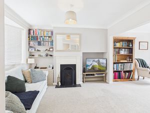 Living- click for photo gallery